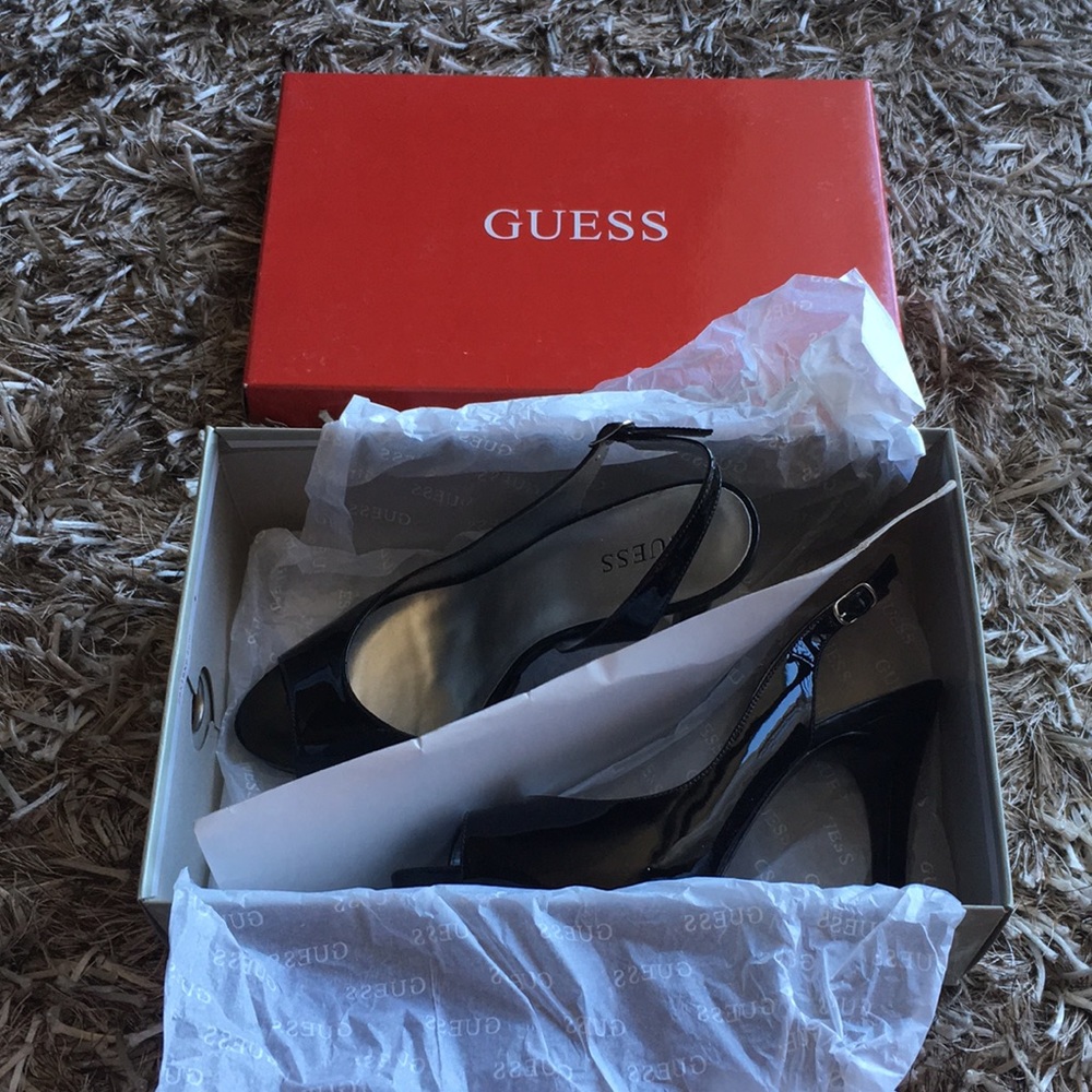 Guess black patent open toed stilettos - Picture 4 of 10